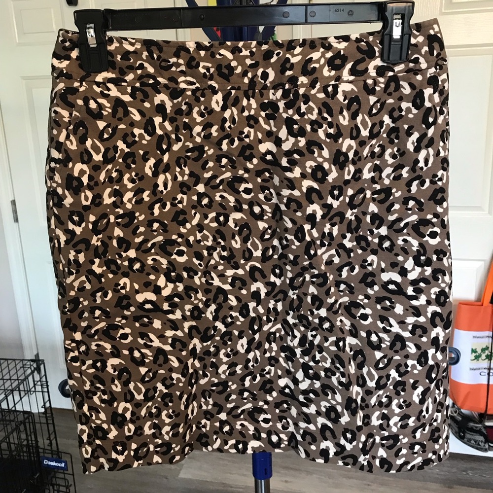 Merona Leopard print skirt size 8